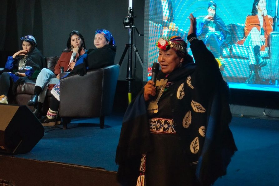 Conmemoran día de la Mujer Indígena en Los Ángeles