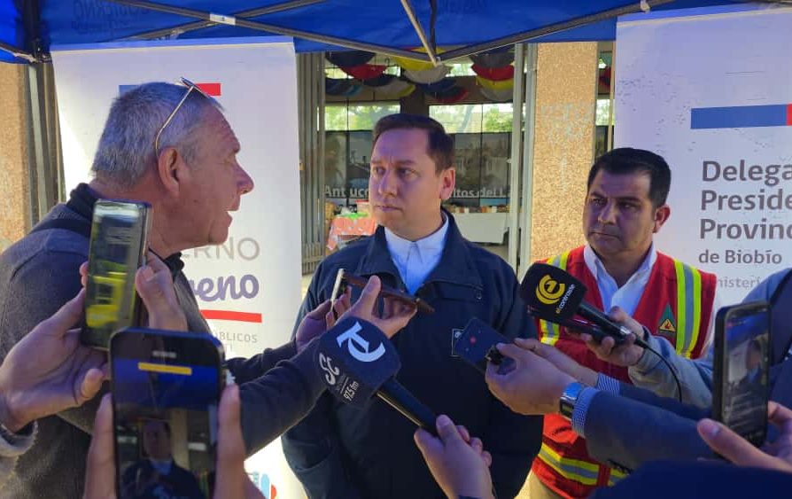 Refuerzan despliegue de recursos y coordinación para incendios forestales en Biobío