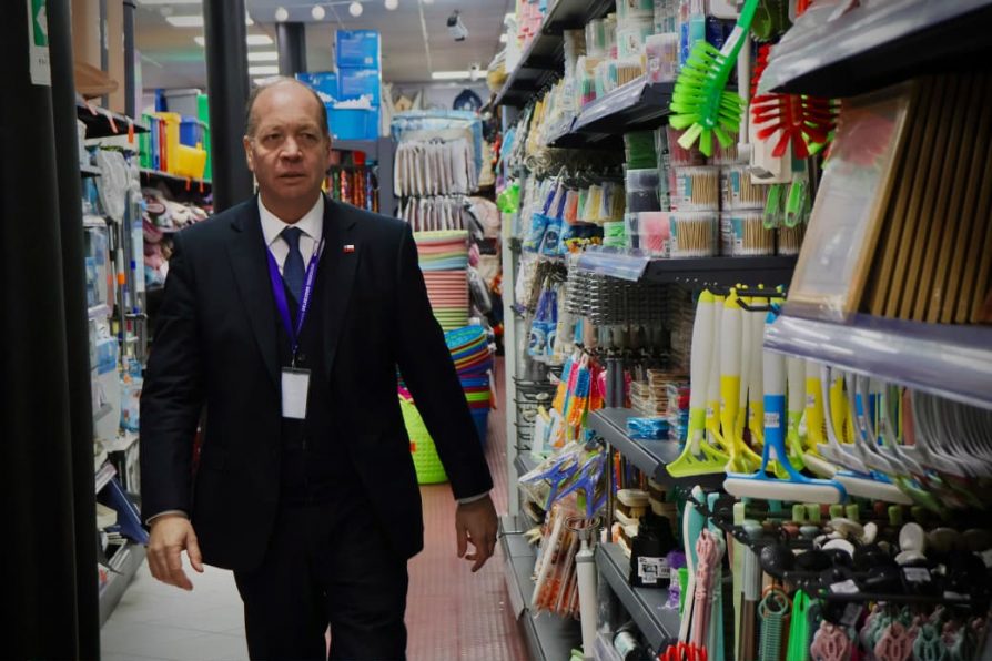 Fiscalización coordinada clausura local comercial y detecta diversas irregularidades en Los Ángeles